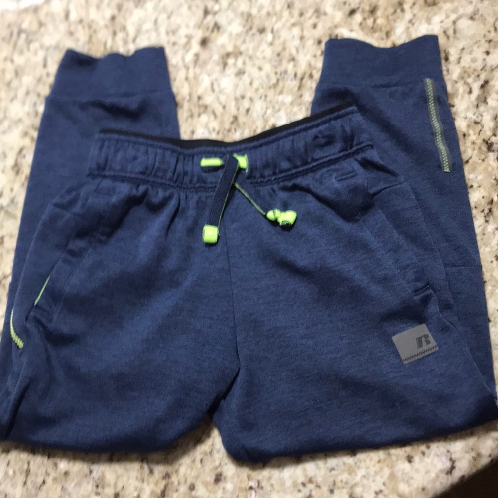 Russell boys size 8(M), joggers, great condition